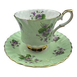 Queen Anne Tea Cup And Saucer 412
